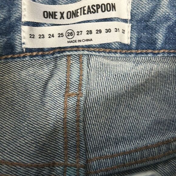 One Teaspoon Distressed Ankle Length Blue Jeans(Size 26) - Picture 7 of 9